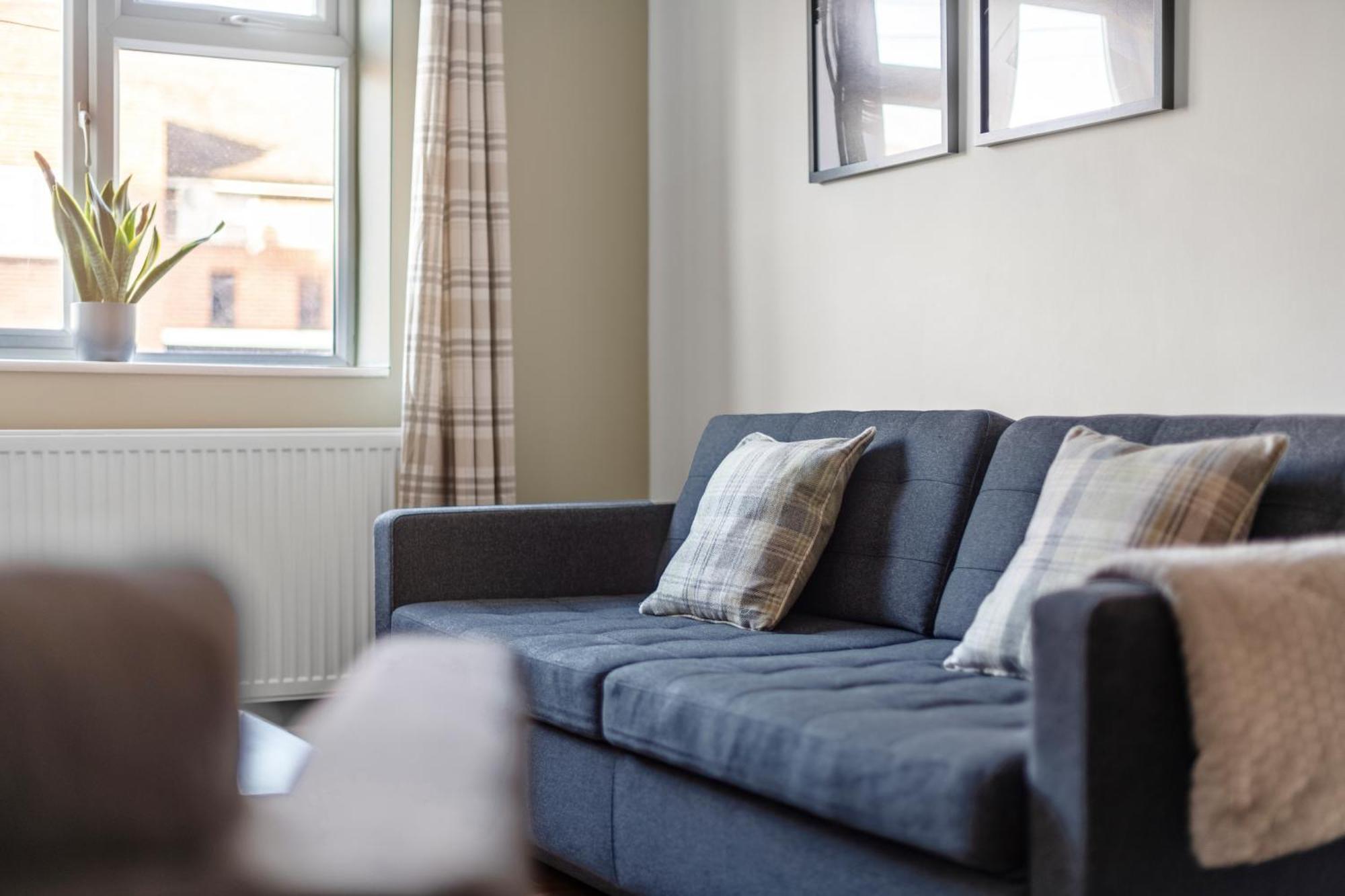 Cosy 2 Bedroom Flat In East Ham, Close To Excel Лондон Экстерьер фото